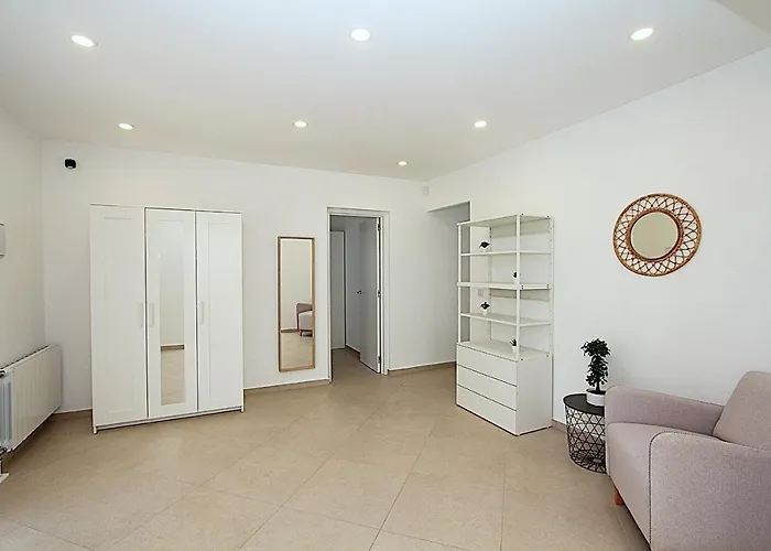 Willa House *