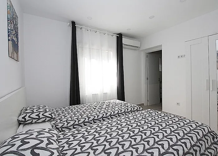 Willa House *